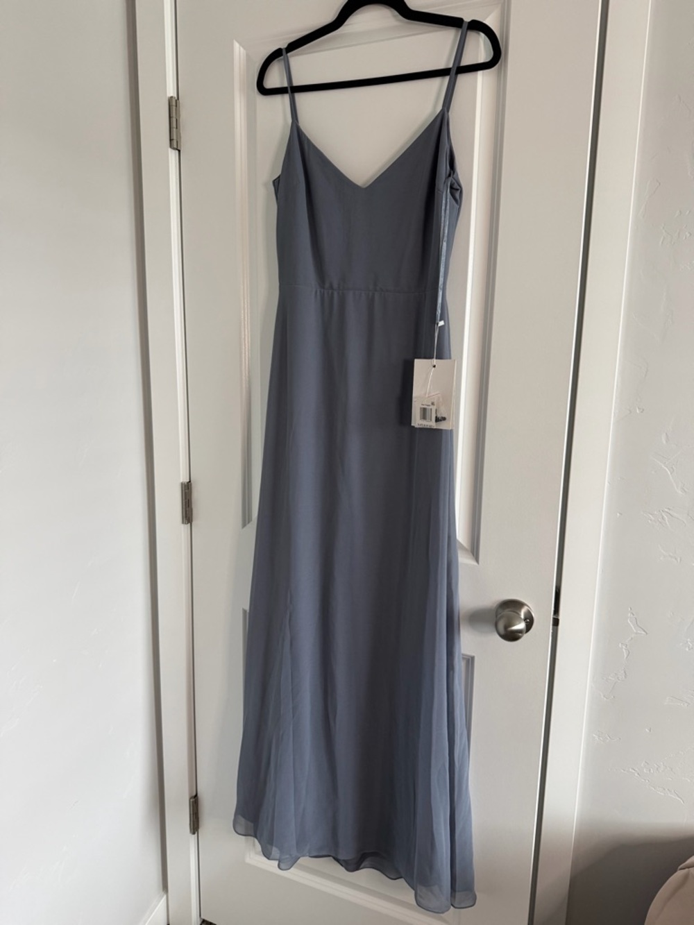 NWT Mac Duggal V-Neck Sleeveless Gown - Blue Gray - Size 4